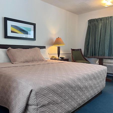 Windtree Inn Grove Hill Esterno foto