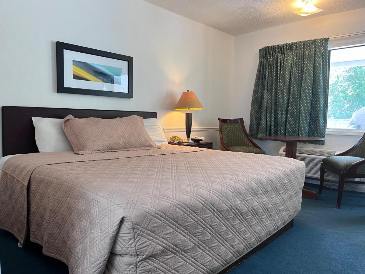 Windtree Inn Grove Hill Esterno foto