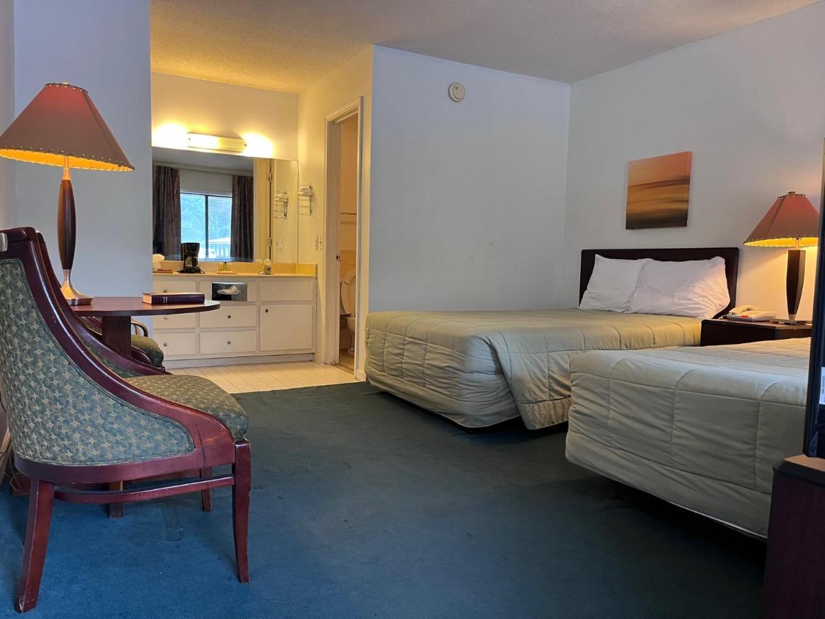 Windtree Inn Grove Hill Esterno foto